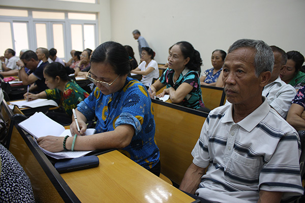 Hà Nội: Sư cô Thích Đồng Hoà thuyết giảng tại UBND phường Thượng Thanh.