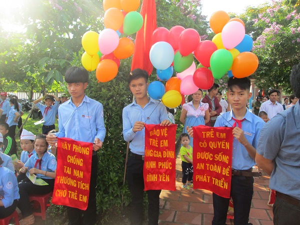 TT. Huế: Phật giáo Phong Điền trao tặng xe đạp nhân “Tháng hành động vì trẻ em năm 2016”
