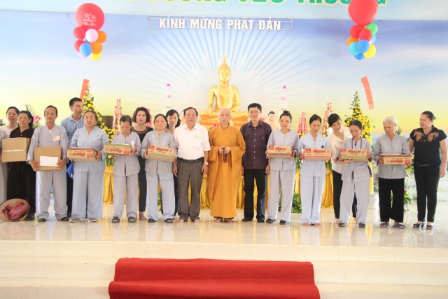 Thái Bình: Phật đản về với chùa Văn Môn