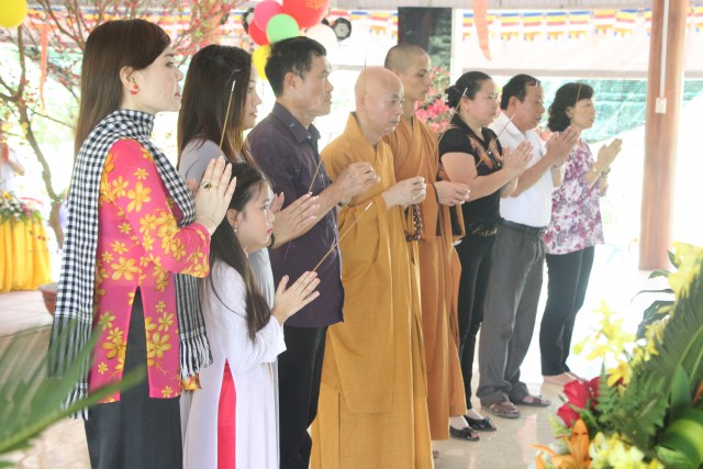 Thái Bình: Phật đản về với chùa Văn Môn