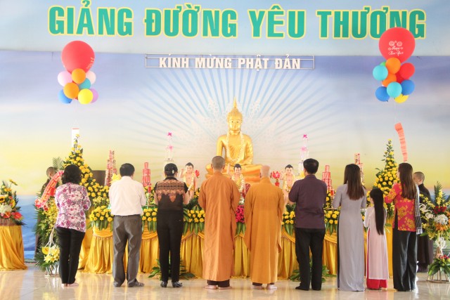 Thái Bình: Phật đản về với chùa Văn Môn