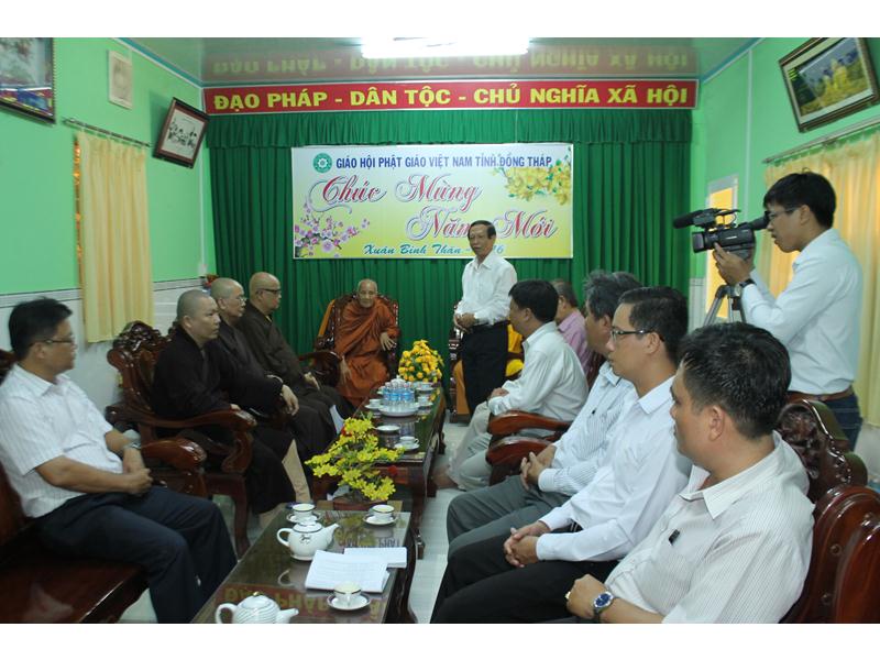 PG Đồng Tháp: Tỉnh Ủy Thăm Nhân Mùa Phật Đản Pl.2560