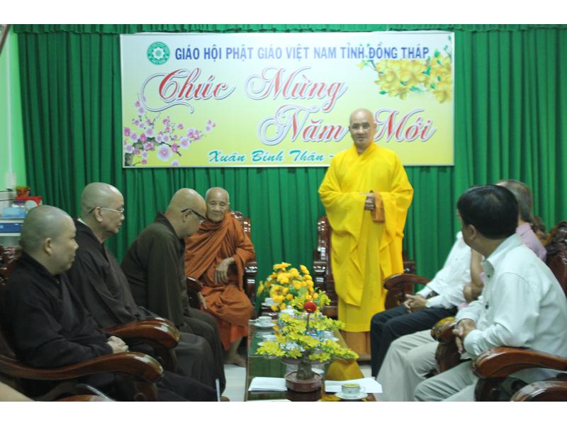 PG Đồng Tháp: Tỉnh Ủy Thăm Nhân Mùa Phật Đản Pl.2560