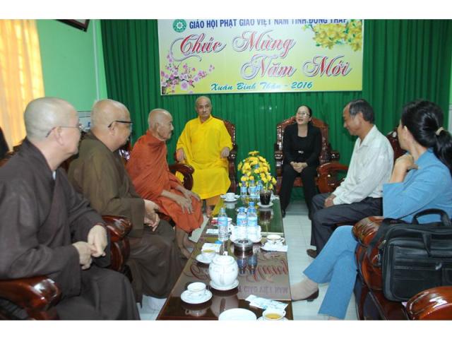 PG Đồng Tháp: UBMTQ Tỉnh Thăm, Chúc Mừng Phật Đản