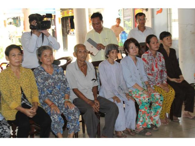 PG Đồng Tháp: UBMTQ Tỉnh Thăm, Chúc Mừng Phật Đản
