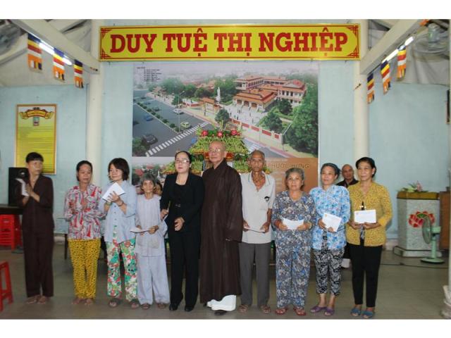 PG Đồng Tháp: UBMTQ Tỉnh Thăm, Chúc Mừng Phật Đản