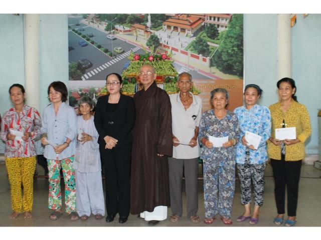 PG Đồng Tháp: UBMTQ Tỉnh Thăm, Chúc Mừng Phật Đản