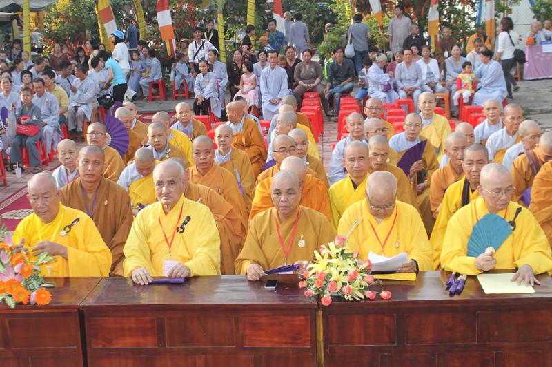 BTS. PG Đồng Tháp Tổ Chức Đại Lễ Phật Đản Phật Lịch 2560