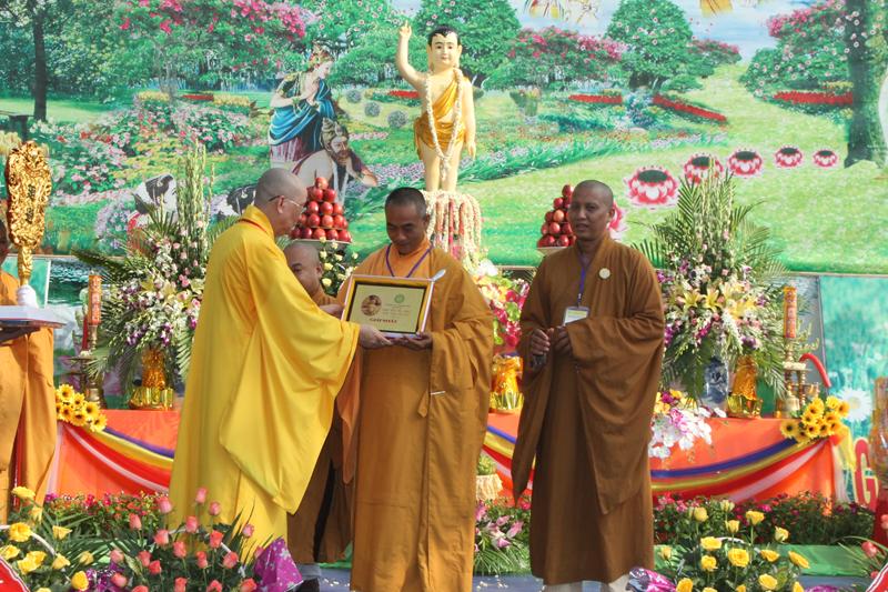 BTS. PG Đồng Tháp Tổ Chức Đại Lễ Phật Đản Phật Lịch 2560