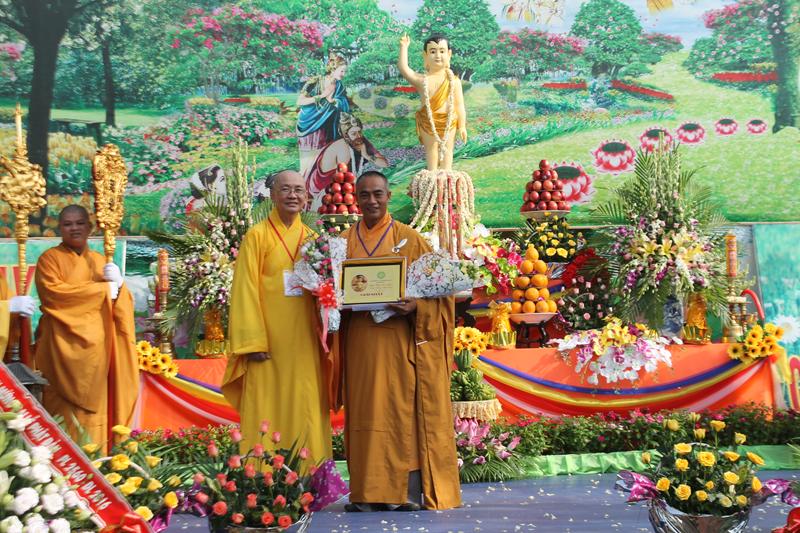 BTS. PG Đồng Tháp Tổ Chức Đại Lễ Phật Đản Phật Lịch 2560