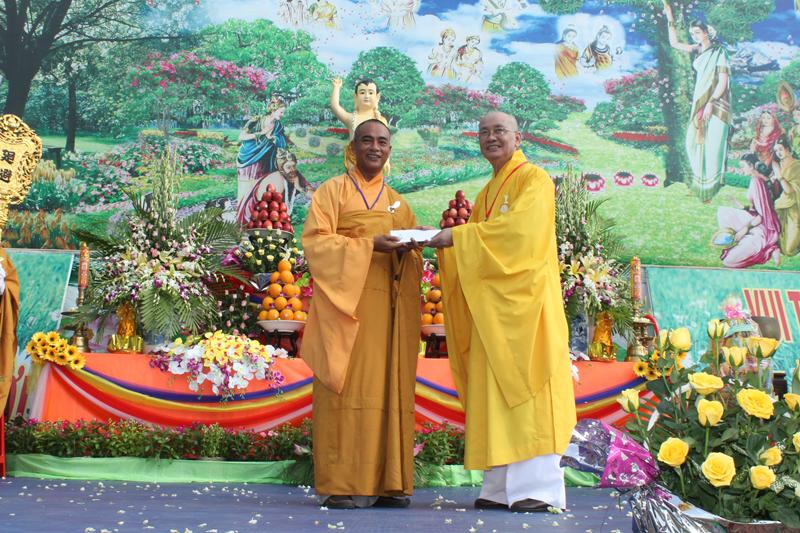 BTS. PG Đồng Tháp Tổ Chức Đại Lễ Phật Đản Phật Lịch 2560