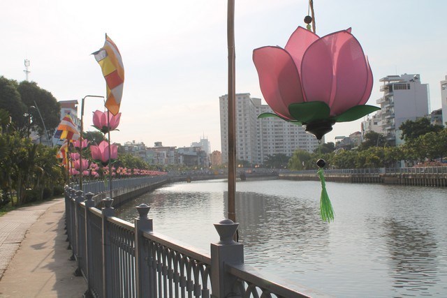 TP.Hồ Chí Minh - Bình Dương: Nét đẹp mùa Phật Đản 2560