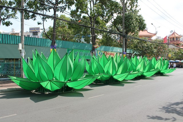 TP.Hồ Chí Minh - Bình Dương: Nét đẹp mùa Phật Đản 2560