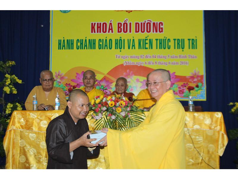 PG Đồng Tháp: Bế Mạc Khóa Bồi Dưỡng Kiến Thức Trụ Trì