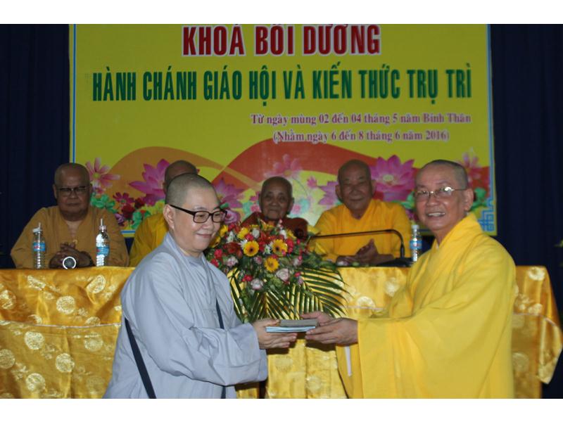 PG Đồng Tháp: Bế Mạc Khóa Bồi Dưỡng Kiến Thức Trụ Trì