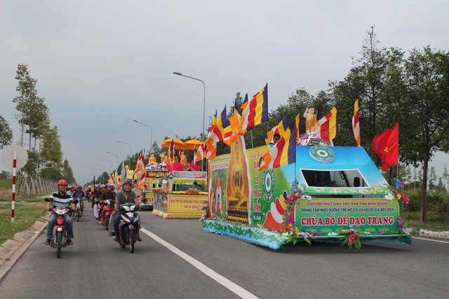 Bình Dương: Giữ nét truyền thống chào mừng đại lễ PD: 2560 - DL: 2016