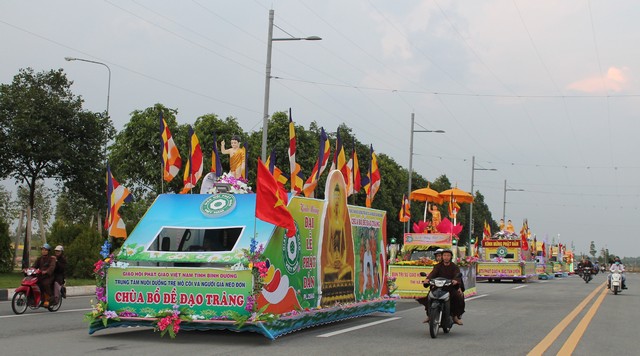 Bình Dương: Giữ nét truyền thống chào mừng đại lễ PD: 2560 - DL: 2016