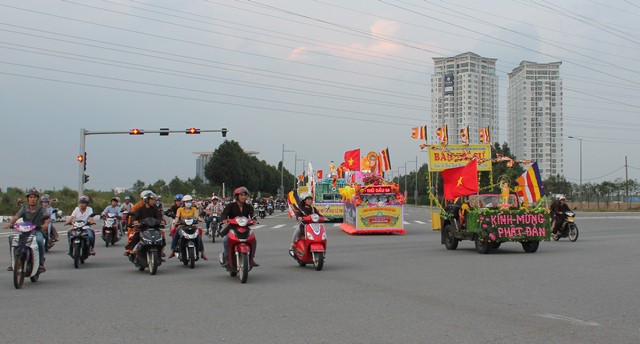 Bình Dương: Giữ nét truyền thống chào mừng đại lễ PD: 2560 - DL: 2016