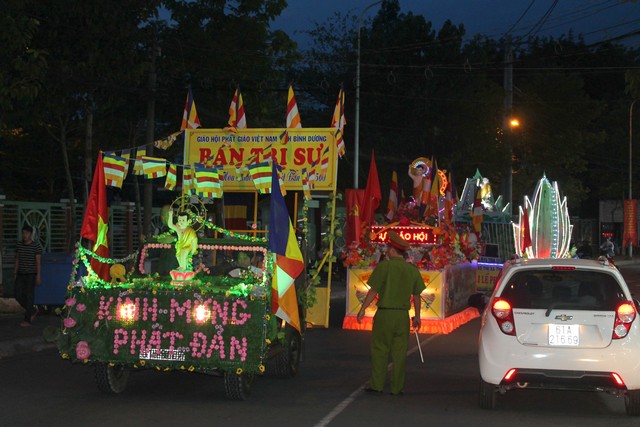 Bình Dương: Giữ nét truyền thống chào mừng đại lễ PD: 2560 - DL: 2016
