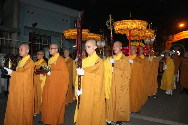 Bình Dương: Giữ nét truyền thống chào mừng đại lễ PD: 2560 - DL: 2016
