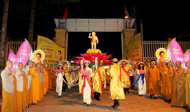 Bình Dương: Giữ nét truyền thống chào mừng đại lễ PD: 2560 - DL: 2016