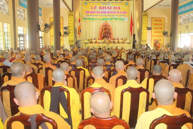 Bình Dương: Lễ khai hạ Tịnh nghiệp đạo tràng An cư kiết hạ PL: 2560