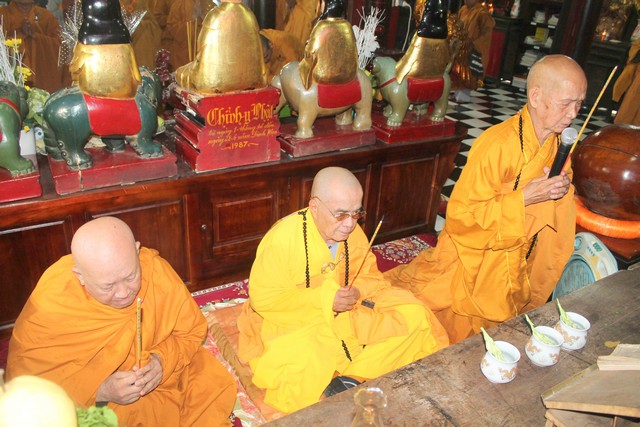 Bình Dương: Lễ khai hạ Tịnh nghiệp đạo tràng An cư kiết hạ PL: 2560