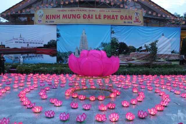 Đồng Nai: Truyền thống đêm hội cúng đèn rằm tháng tư