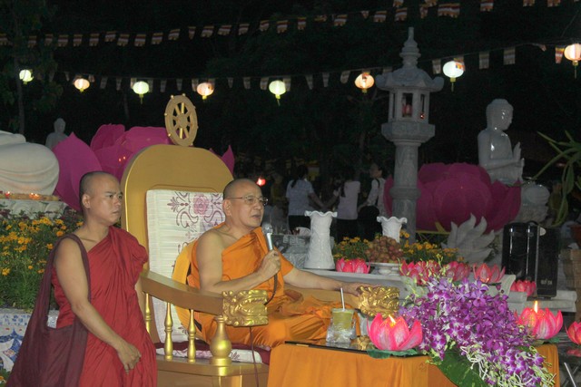 Đồng Nai: Truyền thống đêm hội cúng đèn rằm tháng tư