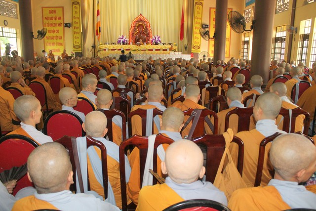 Bình Dương: 701 hành giả an cư bố tát hạ tuần tháng 04 - PL: 2560