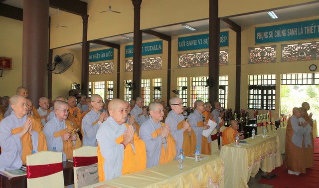 Bình Dương: 701 hành giả an cư bố tát hạ tuần tháng 04 - PL: 2560