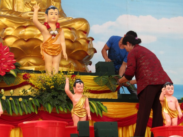 Thái Bình: Công tác chuẩn bị Phật đản tại chùa Từ Xuyên