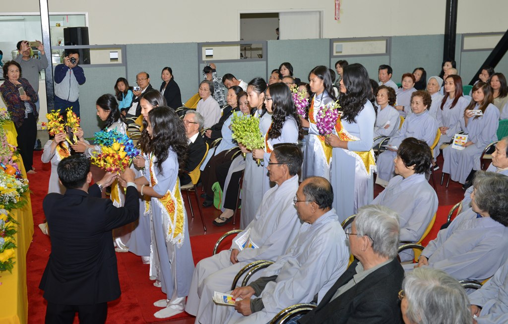 Hoa kỳ: Đại Lễ Phật Đản 2016 - PL 2560 tại niệm Phật Đường Fremont