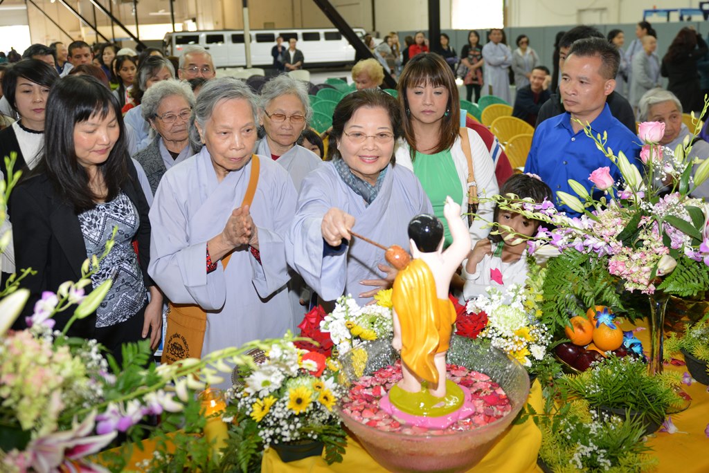 Hoa kỳ: Đại Lễ Phật Đản 2016 - PL 2560 tại niệm Phật Đường Fremont