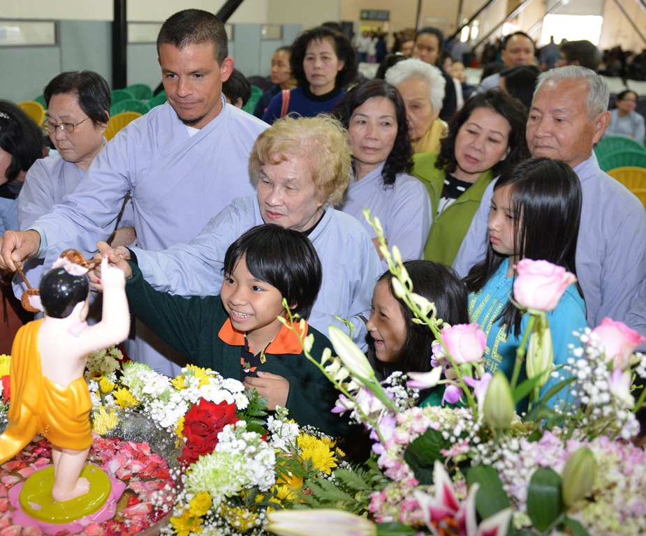 Hoa kỳ: Đại Lễ Phật Đản 2016 - PL 2560 tại niệm Phật Đường Fremont
