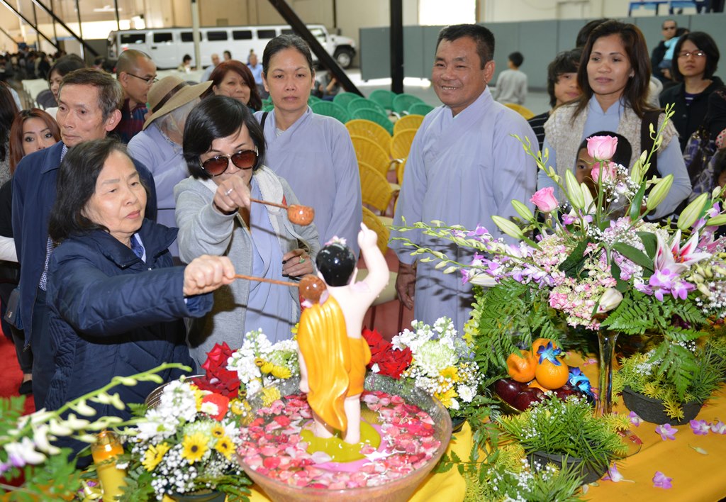 Hoa kỳ: Đại Lễ Phật Đản 2016 - PL 2560 tại niệm Phật Đường Fremont
