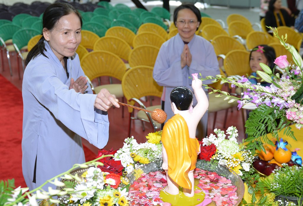 Hoa kỳ: Đại Lễ Phật Đản 2016 - PL 2560 tại niệm Phật Đường Fremont