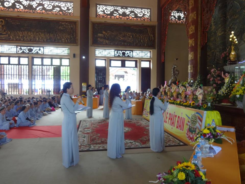 Thanh Hóa: Chùm ảnh kính mừng Phật đản PL: 2560 TV. Trúc Lâm Hàm Rồng