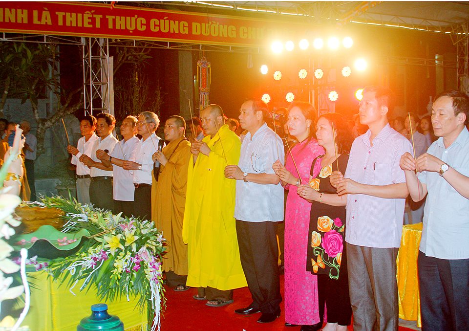 Thanh Hóa: Ban trị sự GHPGVN Thị Xã Bỉm Sơn tổ chức đại lễ Phật đản PL.2560