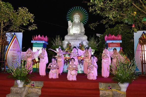 Chùm ảnh kính mừng Phật đản chùa Hưng Phúc