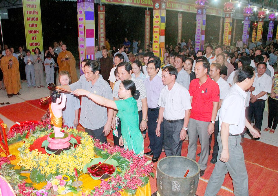 Sầm Sơn: Ban Trị sự GHPGVN Thị xã Sầm Sơn tổ chức Đại Lễ Phật Đản PL.2560 - DL.2016