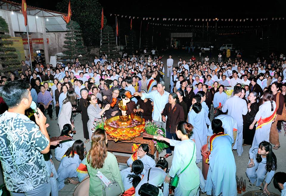 Thanh Hóa: Chùa Đại Bi kính mừng Phật đản PL: 2560