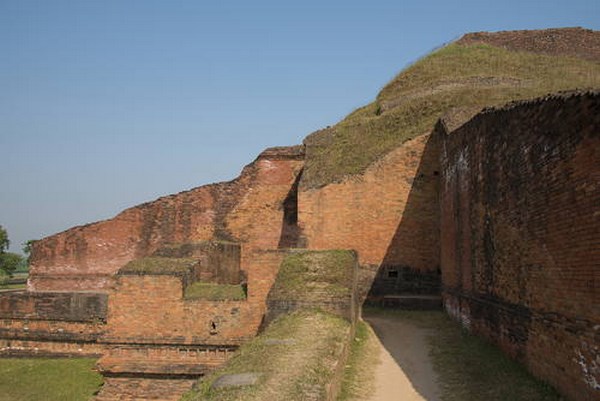 Bangladesh: Somapura Mahavihara Trung tâm Phật giáo lớn lớn nhất Nam Á bị phế tích