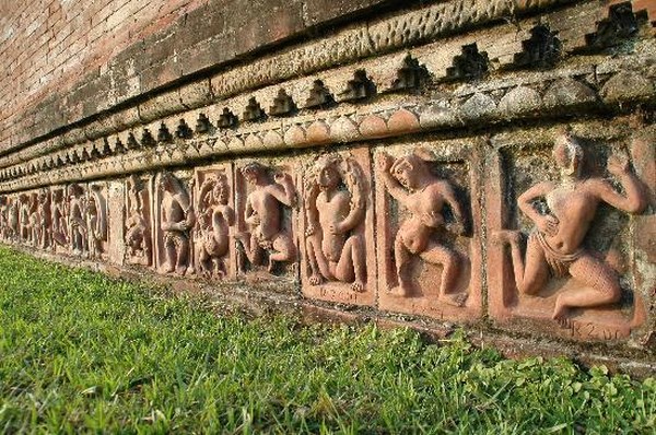 Bangladesh: Somapura Mahavihara Trung tâm Phật giáo lớn lớn nhất Nam Á bị phế tích