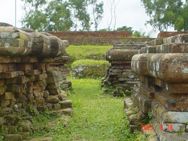 Bangladesh: Somapura Mahavihara Trung tâm Phật giáo lớn lớn nhất Nam Á bị phế tích