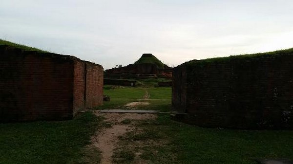 Bangladesh: Somapura Mahavihara Trung tâm Phật giáo lớn lớn nhất Nam Á bị phế tích