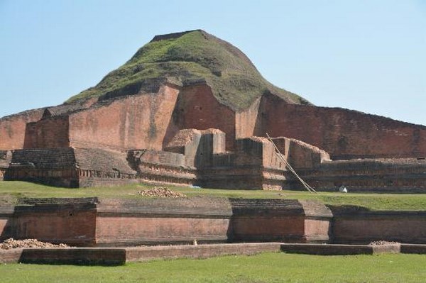 Bangladesh: Somapura Mahavihara Trung tâm Phật giáo lớn lớn nhất Nam Á bị phế tích