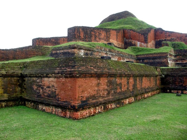 Bangladesh: Somapura Mahavihara Trung tâm Phật giáo lớn lớn nhất Nam Á bị phế tích