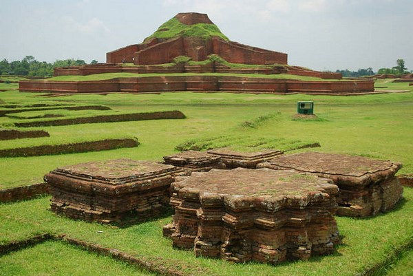 Bangladesh: Somapura Mahavihara Trung tâm Phật giáo lớn lớn nhất Nam Á bị phế tích