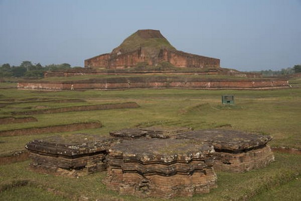 Bangladesh: Somapura Mahavihara Trung tâm Phật giáo lớn lớn nhất Nam Á bị phế tích